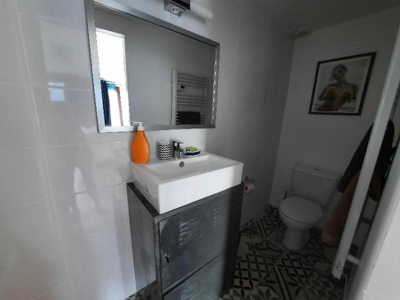 Le Lodge Des Chenes Brousses-et-Villaret Bagian luar foto