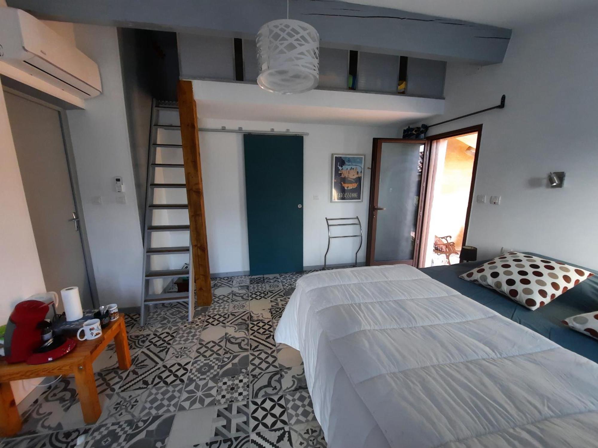Le Lodge Des Chenes Brousses-et-Villaret Bagian luar foto